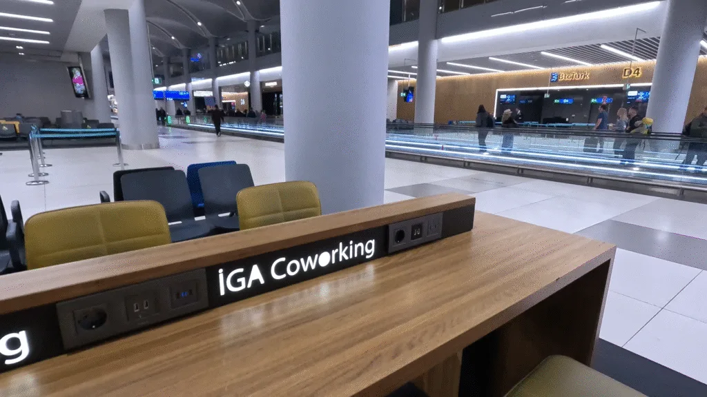 A coworking table with plug sockets in Istanbul Airport